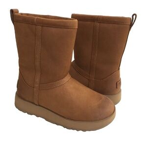 UGG Chestnut Brown Suede Sheepskin Lined Short Boots / Waterproof !